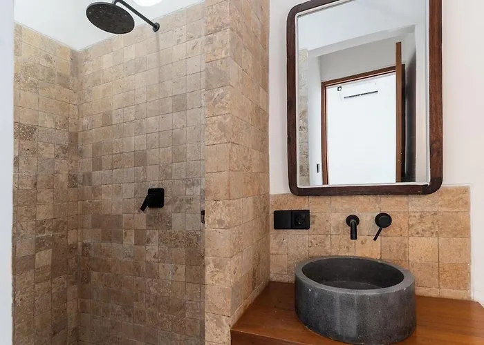 Chic And Stylish 2br With Wooden Accents Uluwatu (Bali)