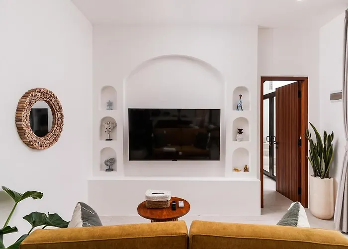 Chic And Stylish 2br With Wooden Accents Holiday home Uluwatu (Bali)
