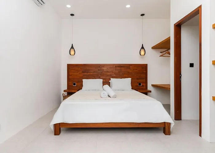 Holiday home Chic And Stylish 2br With Wooden Accents