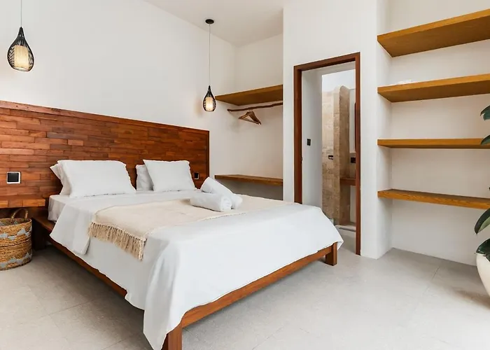 Chic And Stylish 2br With Wooden Accents Holiday home *