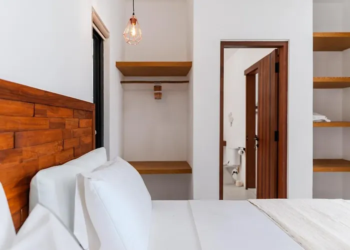 Chic And Stylish 2br With Wooden Accents Holiday home Uluwatu (Bali)