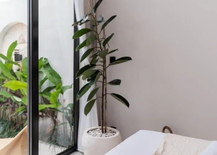 Chic And Stylish 2br With Wooden Accents Uluwatu (Bali)